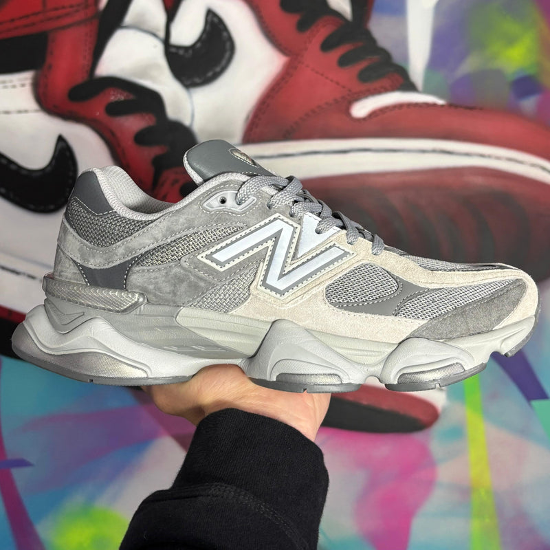 New Balance 9060 Shadow Grey Concrete Silver (Pronta Entrega)