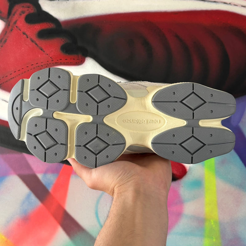 Tênis New Balance 9060 Suede Pack Sea Salt (Pronta Entrega)