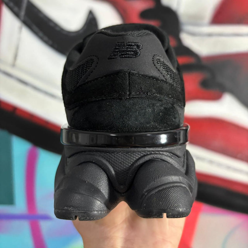 New Balance 9060 Triple Black (Pronta Entrega)