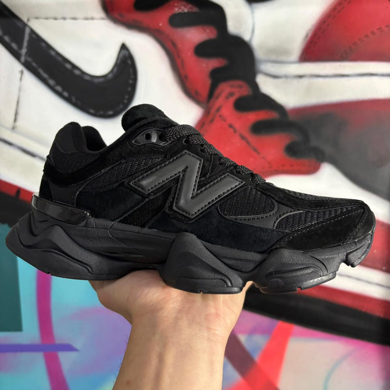 New Balance 9060 Triple Black (Pronta Entrega)