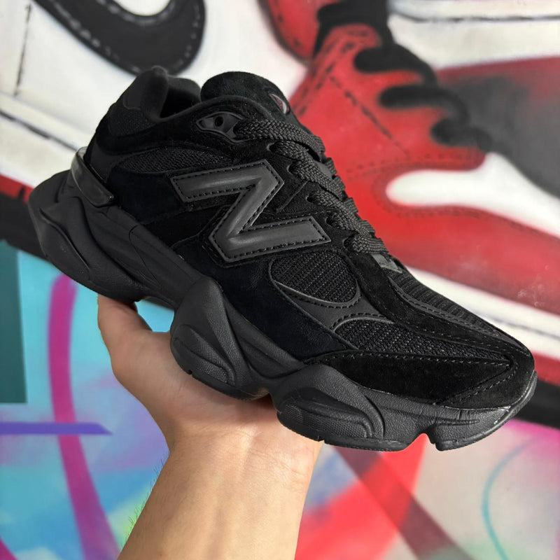 New Balance 9060 Triple Black (Pronta Entrega)